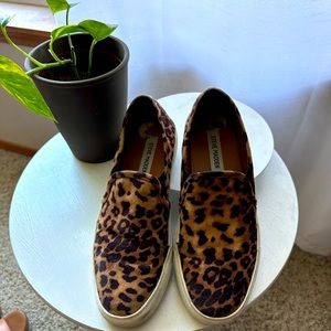 Steve Madden slip ons
